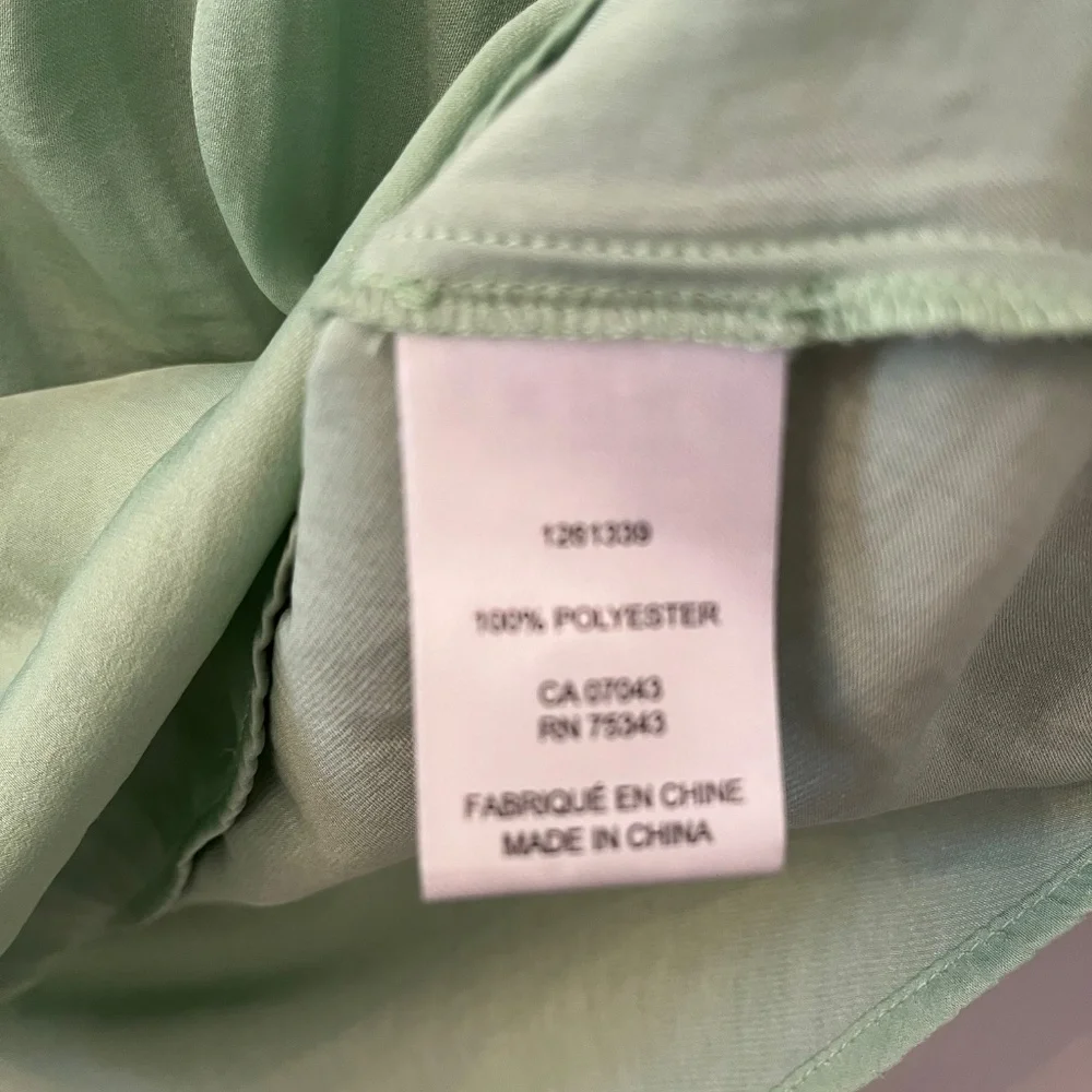 Rachel Zoe lightweight flutter sleeves blouse, light green in size L. - Picture 4 of 4